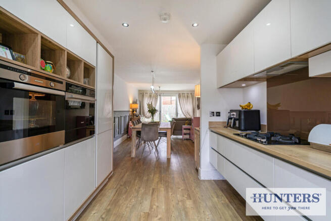 4 bed Semi-Detached for sale Image 6