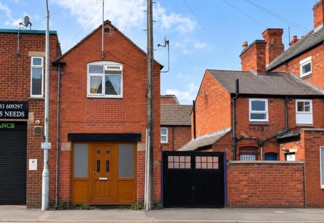 2-bed terraced on Queens Road, Loughborough, Leicestershire, £150,000
