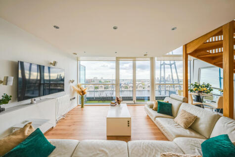 Western Gateway, London, E16