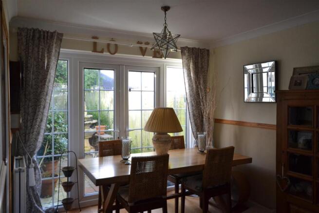 Lounge/Dining Room