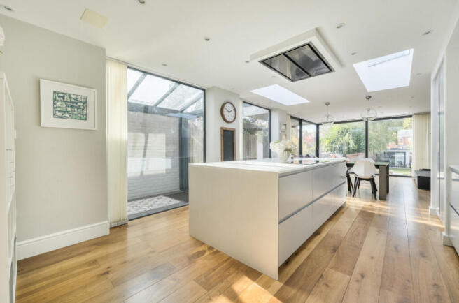 1364508-9-68e5173...