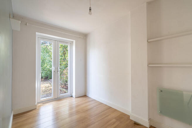 4 bed Semi-Detached for sale Image 6