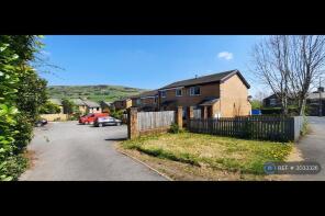3, Fairclough Grove, Ovenden, Halifax HX3 5SH