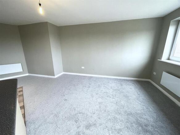2 bed Apartment for sale Image 5