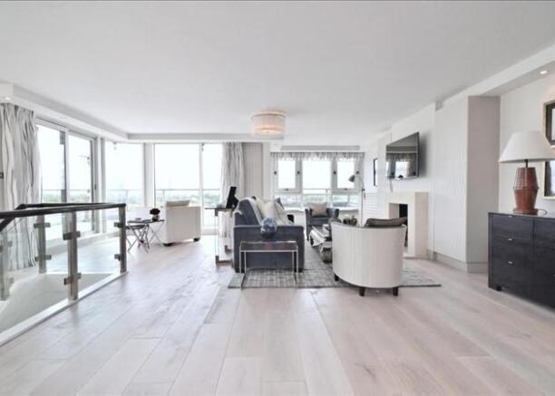 21 Park St James - Lounge.jpg
