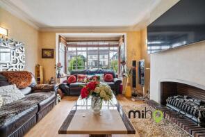 35, Vera Avenue, London N21 1RH