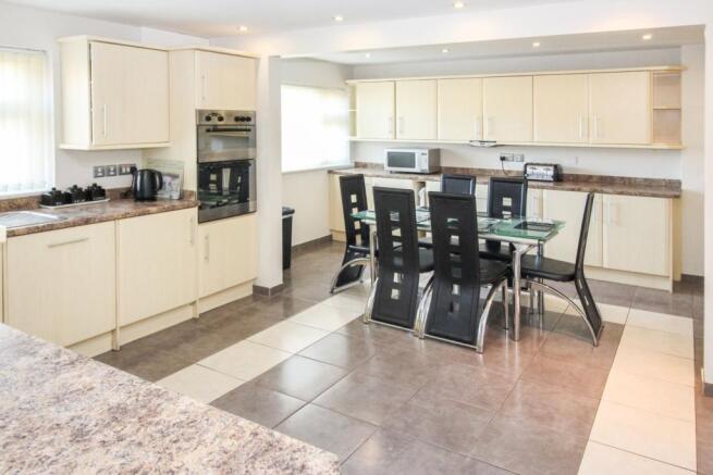 Kitchen/Dining Room