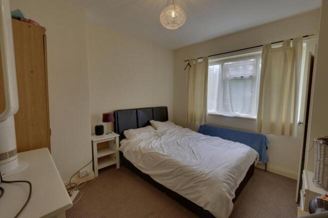 2 bed Flat to rent Image 5