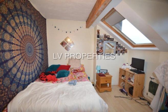 5 bed Terraced to rent Image 4