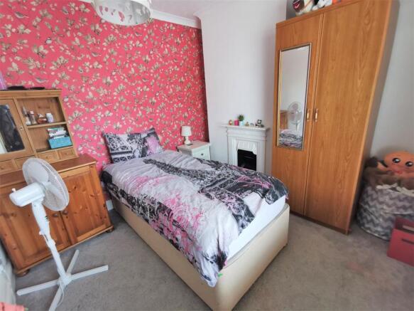 Bed3.jpg