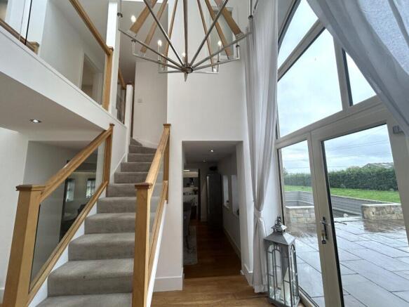 4 bed Detached for sale Image 9