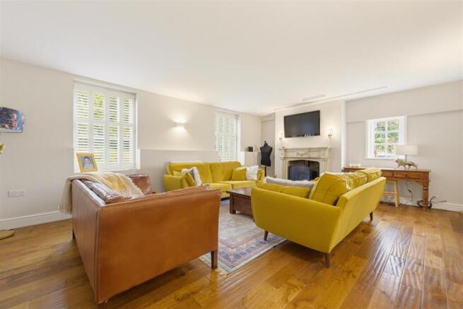 SITTING ROOM