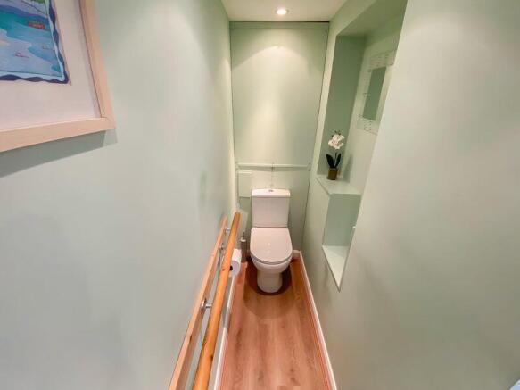 GROUND FLOOR W.C.