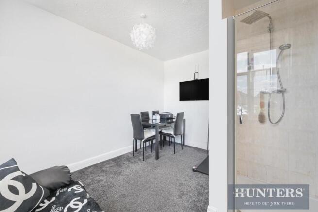 LANGLEY AVENUE (1).jpg