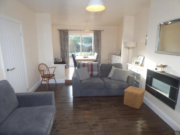 Lounge/Dining Room