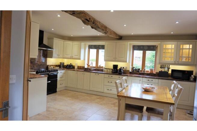 Kitchen / Breakfast