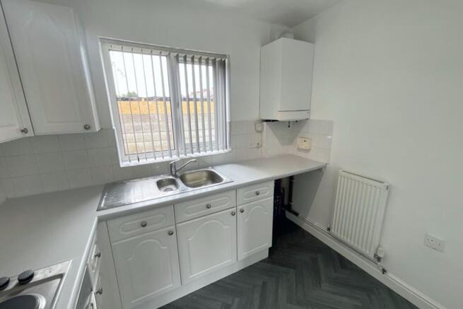 2 bed Flat for sale Image 4
