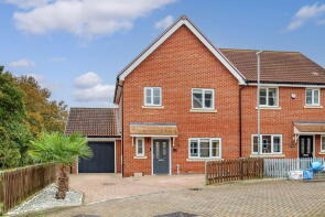 28, Roedean Crescent, Laindon, Basildon SS15 6JJ