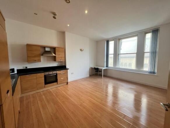 OPEN PLAN LOUNGE/KITCHEN
