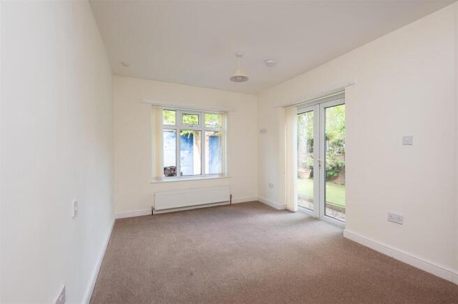 4 bed Semi-Detached for sale Image 8