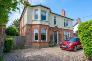 19, The Avenue, Felixstowe IP11 0TT