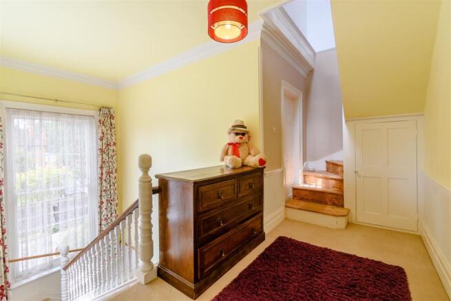 8421220-interior17.jpg