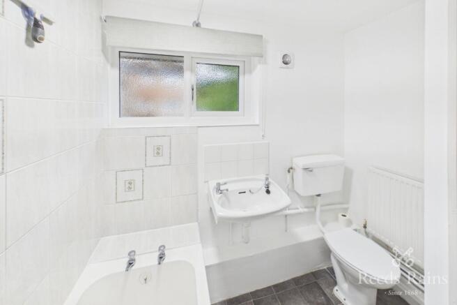 3 bed Apartment to rent Image 7