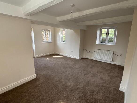3 bed House to rent Image 5