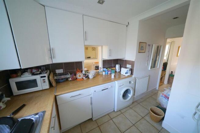 Kitchen 1.jpg