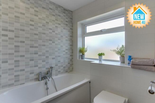 FAMILY BATHROOM: