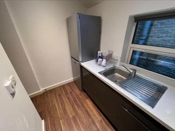 1 bed Apartment to rent Image 6