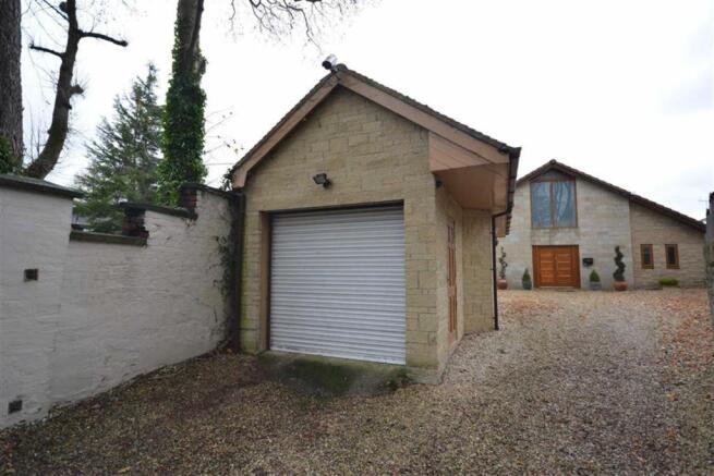 Detached Garage