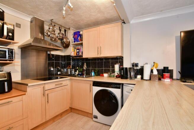 Lounge/ Kitchen