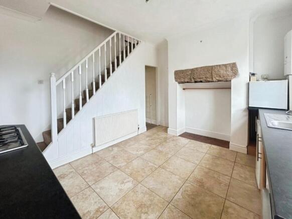 3 bed Terraced for sale Image 4