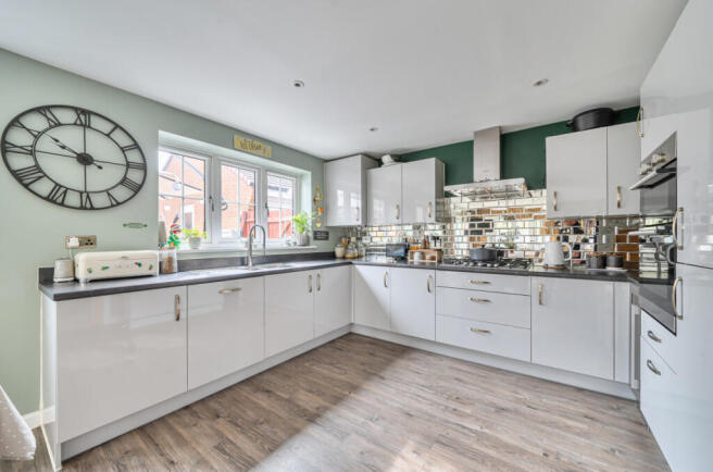 1432153-9-69c17f4...