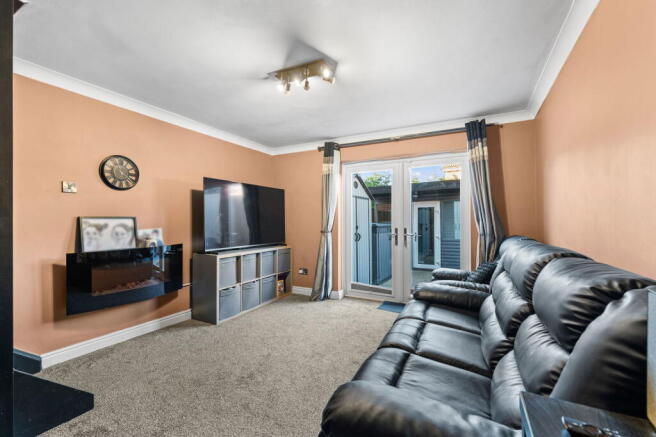 3 bed Semi-Detached for sale Image 8