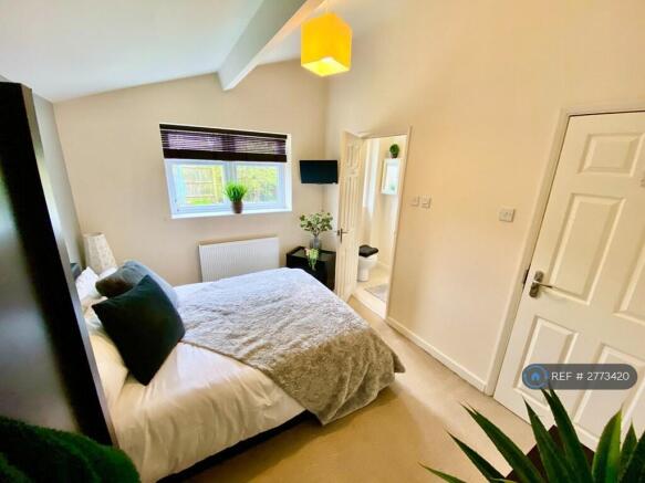 Good Sized Double Bedroom With En-Suite