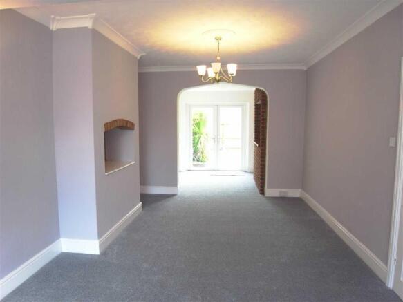 LIVING/DINING ROOM