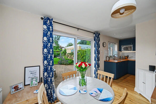 Falstaff Drive, Woodlands, Rugby photo 3
