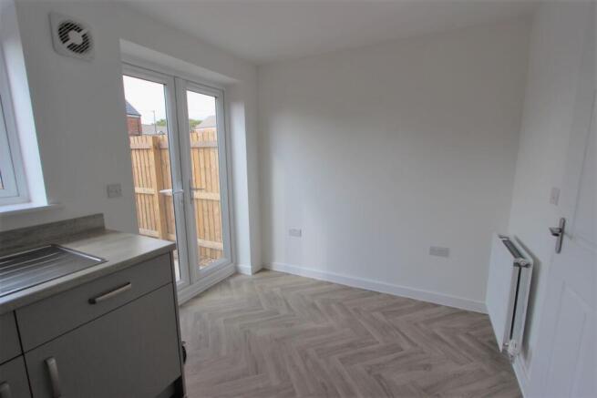 3 bed Terraced to rent Image 8