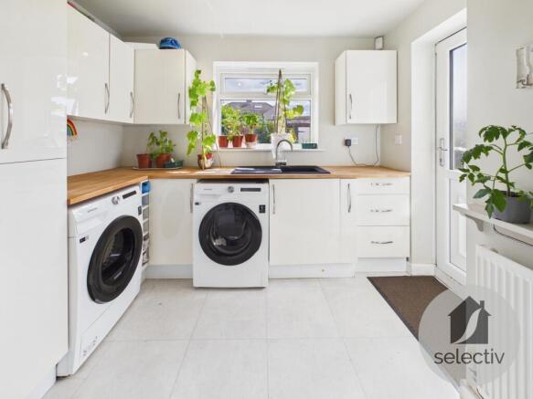 3 bed Semi-Detached for sale Image 8