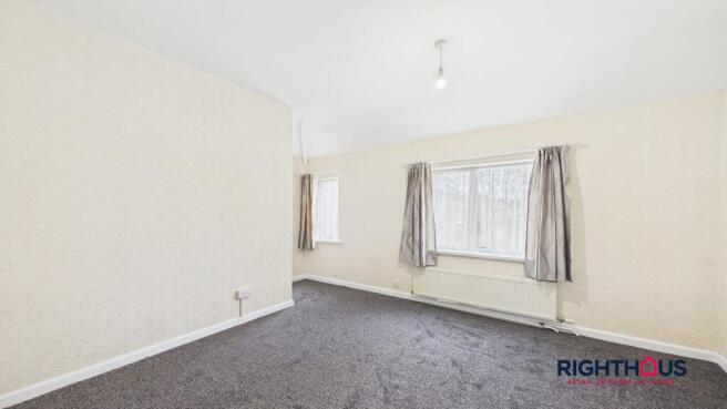 3 bed Semi-Detached to rent Image 8