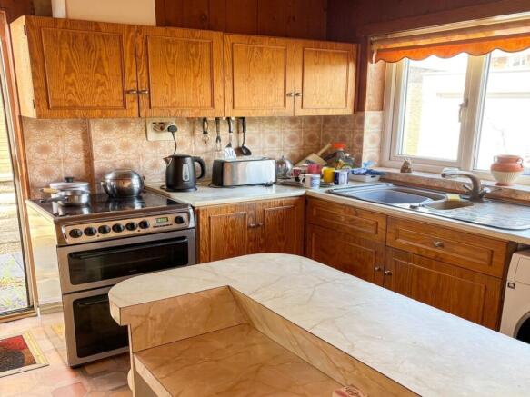 3 bed Semi-Detached for sale Image 9