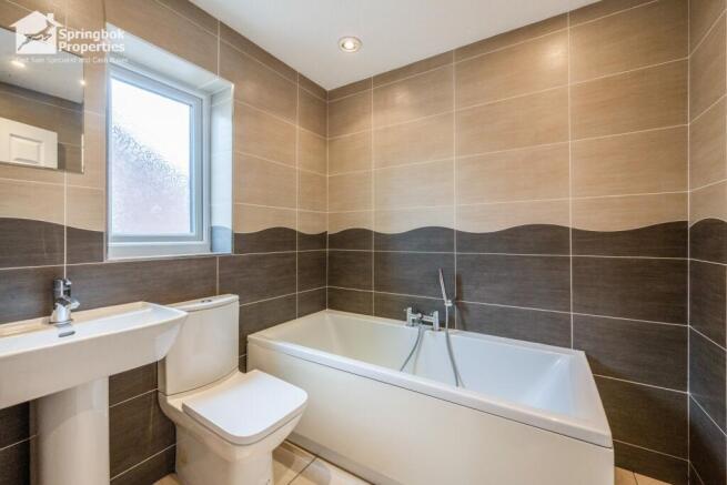 3 bed Semi-Detached for sale Image 12