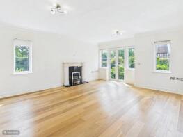 Flat 2, 34 Tudor Court, North Park, Gerrards Cross SL9 8LH