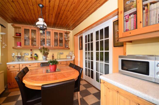Kitchen/Breakfast Area