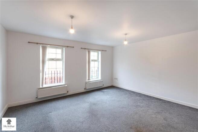4 bed House for sale Image 6