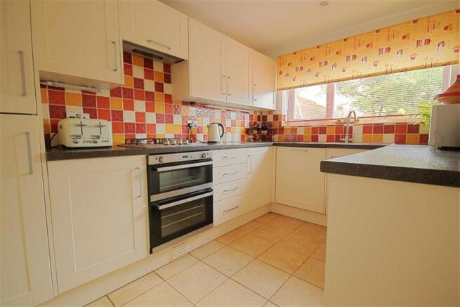 KITCHEN/BREAKFAST RO