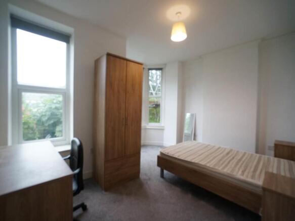bedroom 2.JPG