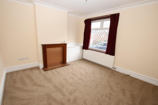 3 bed Semi-Detached to rent Image 4